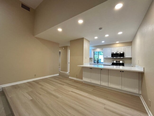Building Photo - Serene 2 Bed, 2 Bath Updated Hidden Gem!