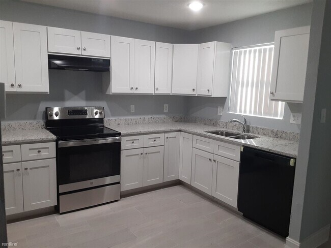 Building Photo - 3 br, 2.5 bath House - Brandywood House