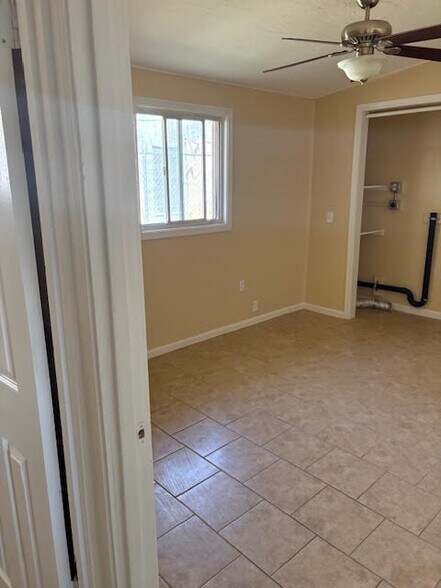 Building Photo - 776 W Coolidge St