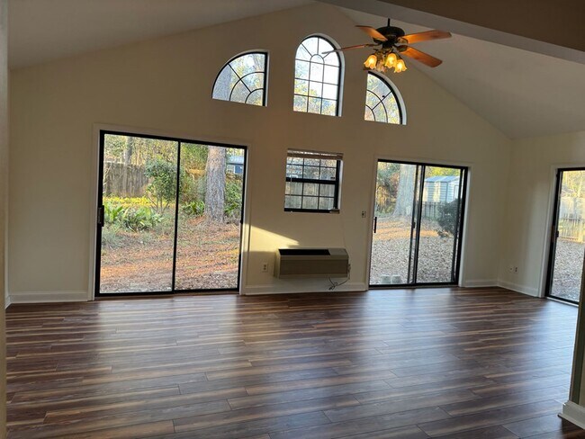 Building Photo - 112 Eagles Landing Dr