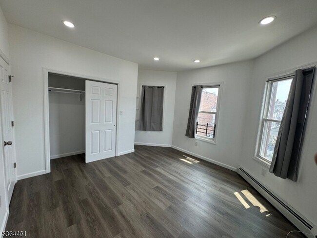 Building Photo - 53 17th Ave