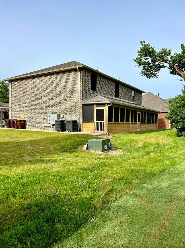 Rear Exterior - 208 Fairway Ln