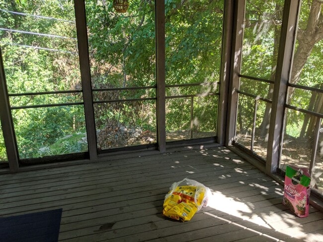 Building Photo - 3 bedroom home