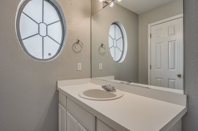 Building Photo - 1717 Briarcreek