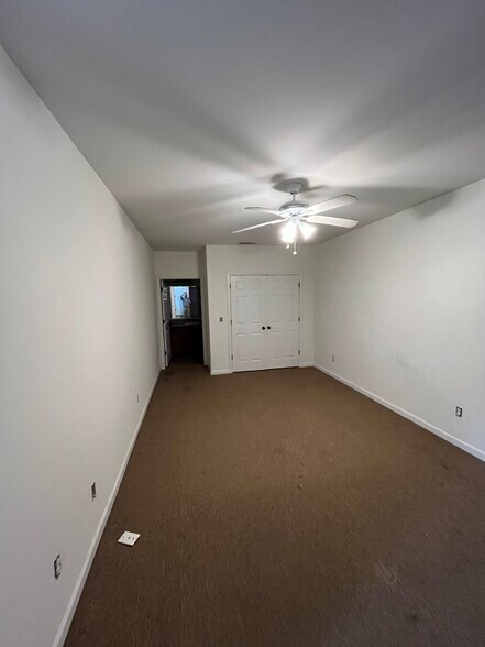 Building Photo - 48 Oliver Dr