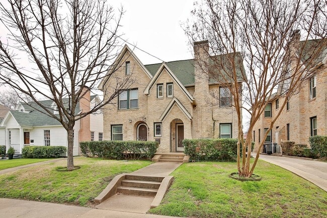 Building Photo - 5924 La Vista Dr