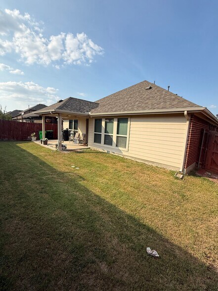 Building Photo - 620 Fossil Creek Dr