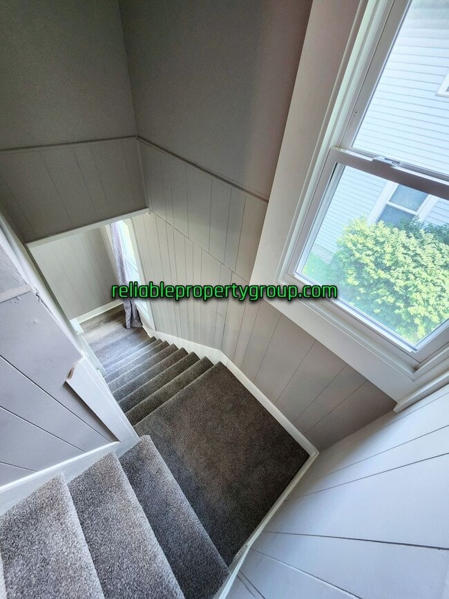 Building Photo - New Listing in Fort Wayne