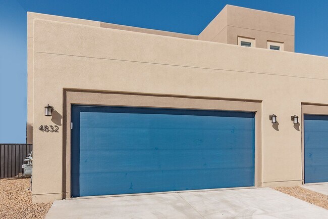 Building Photo - Brand New Pulte Townhouse Available Now