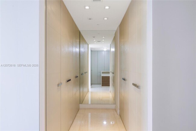 Building Photo - 17749 Collins Ave