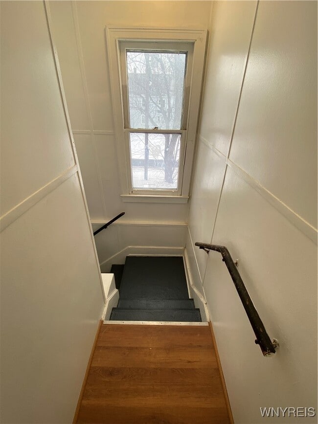 Building Photo - 235 High St