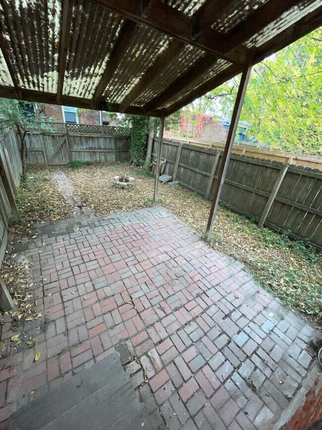 Building Photo - Amazing 3 bdrm/1.5 bath House Conveniently Located in The Heart of VCU and Downtown!