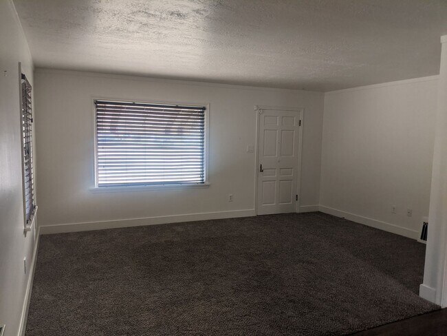 Building Photo - 2 Weeks Rent Free – Spacious 3 Bed / 2 Bath Ogden Home with Finished Basement