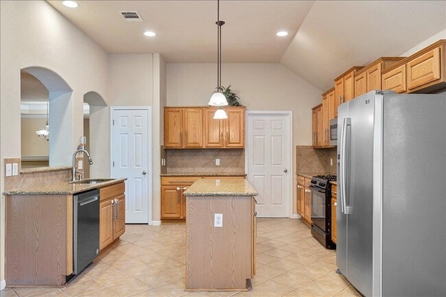 Building Photo - 1503 E Park St