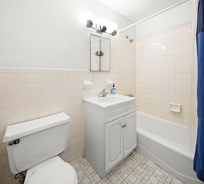 Building Photo - 263 1st St