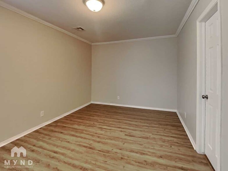 Building Photo - 5808 N 34th St