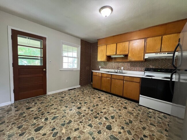 Building Photo - 3 Bed 1.5 Bath in Gates County