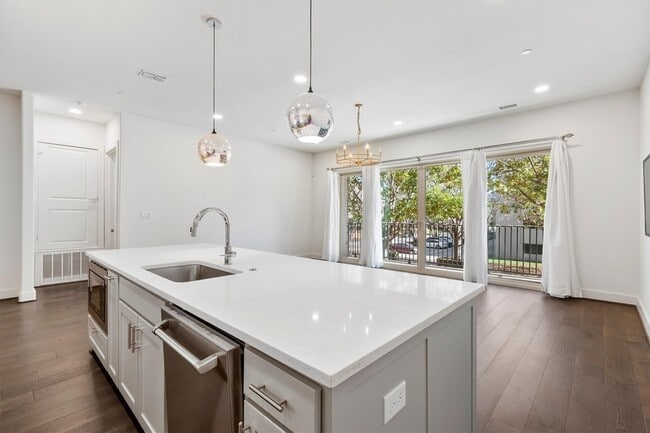 Building Photo - 15875 Spectrum Dr