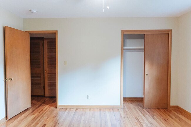 Building Photo - 3 Bed 3 Bath Home