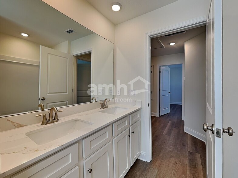 Building Photo - 15192 Serenity Wy