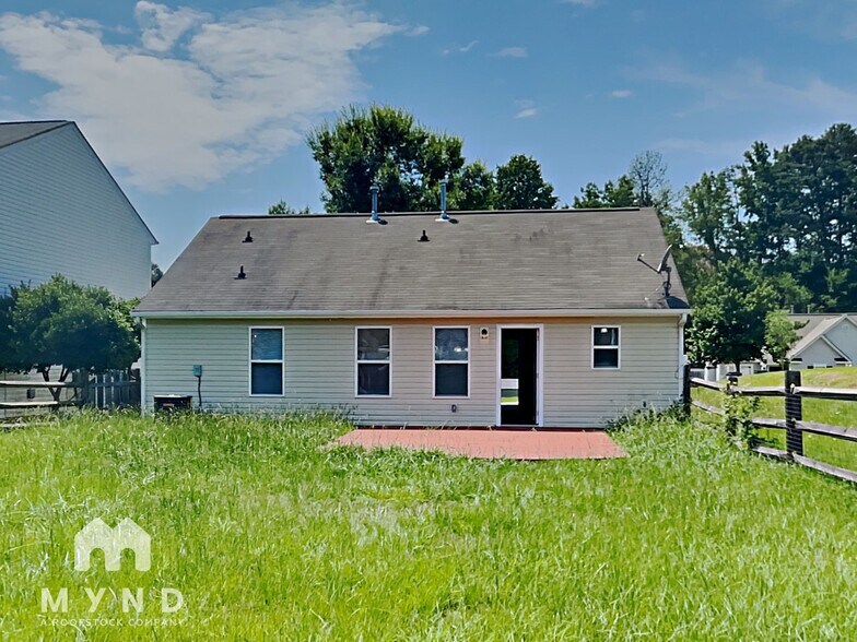 Building Photo - 6039 Mary Blair Ln