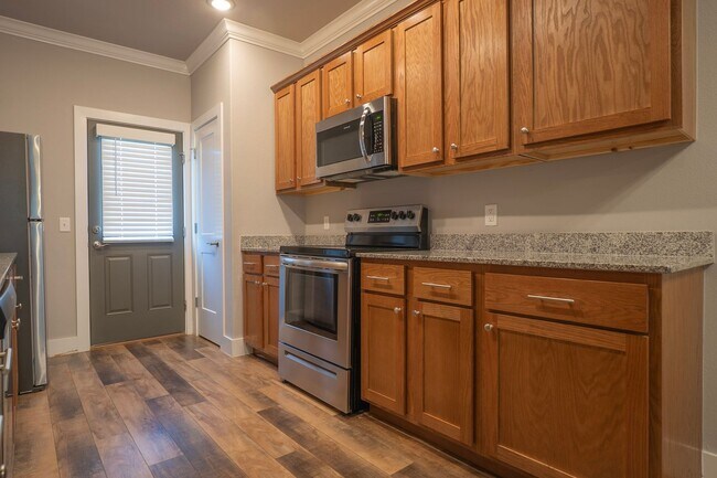 Building Photo - 3-bedroom, 2-bathroom home located in the beautiful Pea Ridge, AR