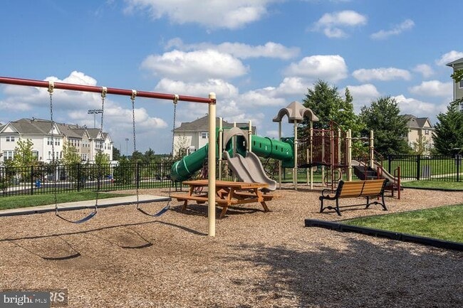 Building Photo - 22725 Thimbleberry Sq