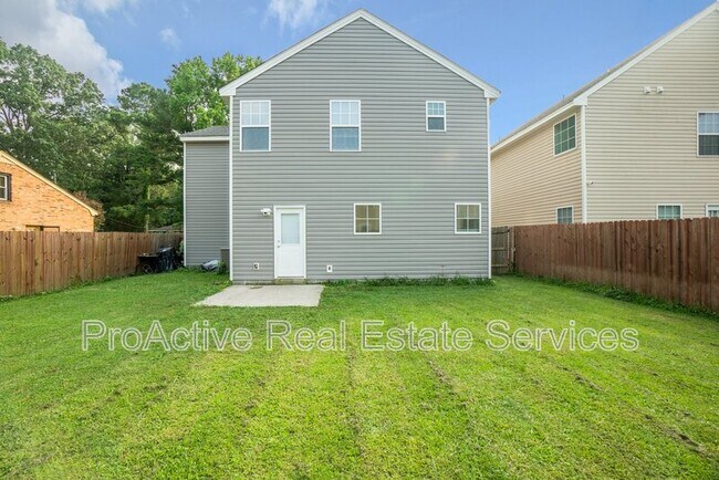 Building Photo - 2104 Miller Ave