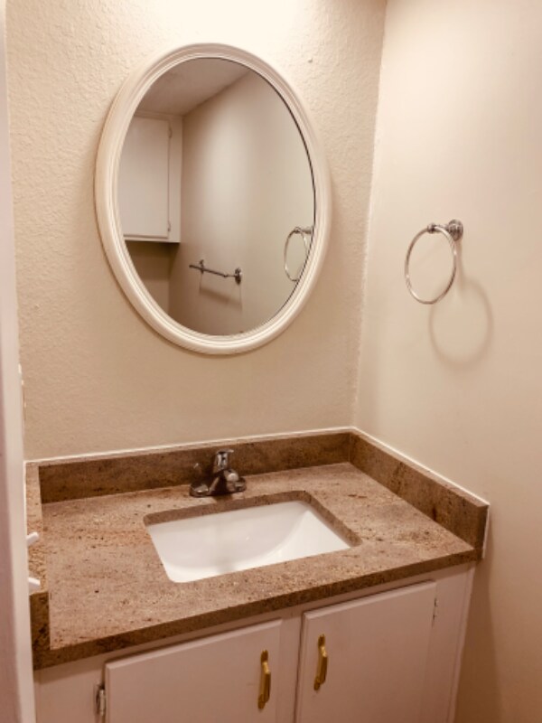 Building Photo - 9613 Hefner Village Blvd