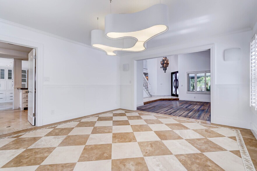 Building Photo - 947 10th St