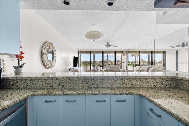 Building Photo - 450 Treasure Island Causeway