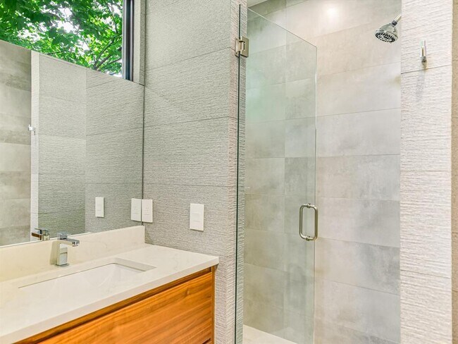 Building Photo - 1601 Barn Swallow Dr