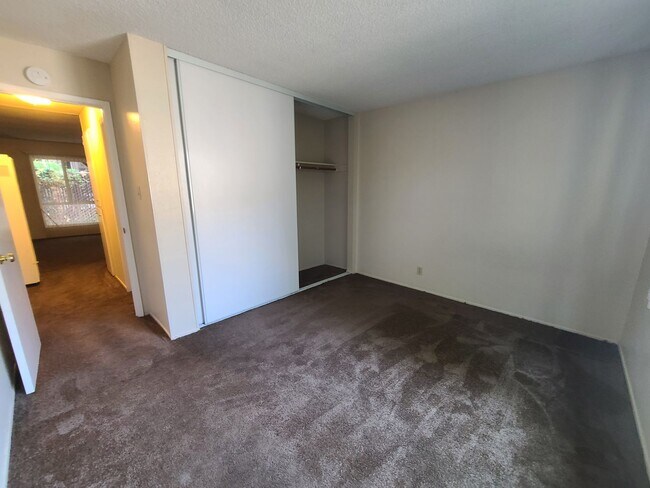 Building Photo - Utilities Included! Hayward 2-Bedroom with...