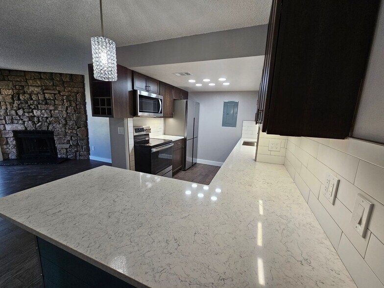 Building Photo - 1960 S Xanadu Way