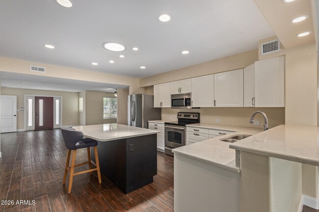 Building Photo - 1280 E Alameda Dr