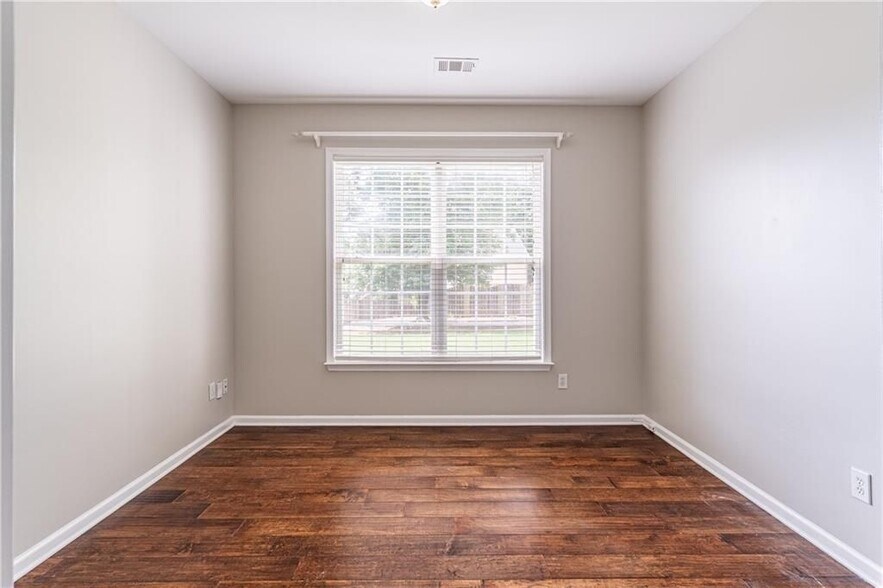 Building Photo - 230 Albrighton Ct