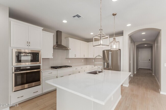 Building Photo - 34906 N Hawley Dr