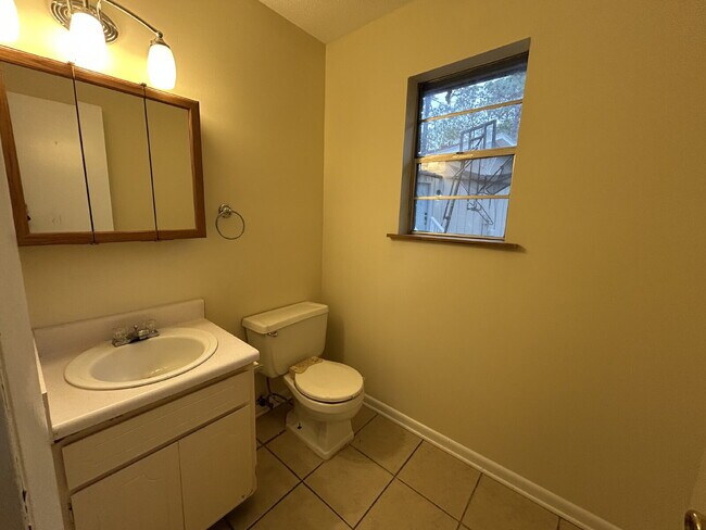 Building Photo - Home For Rent