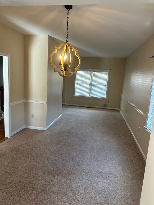 Building Photo - 30 Millbrook Court