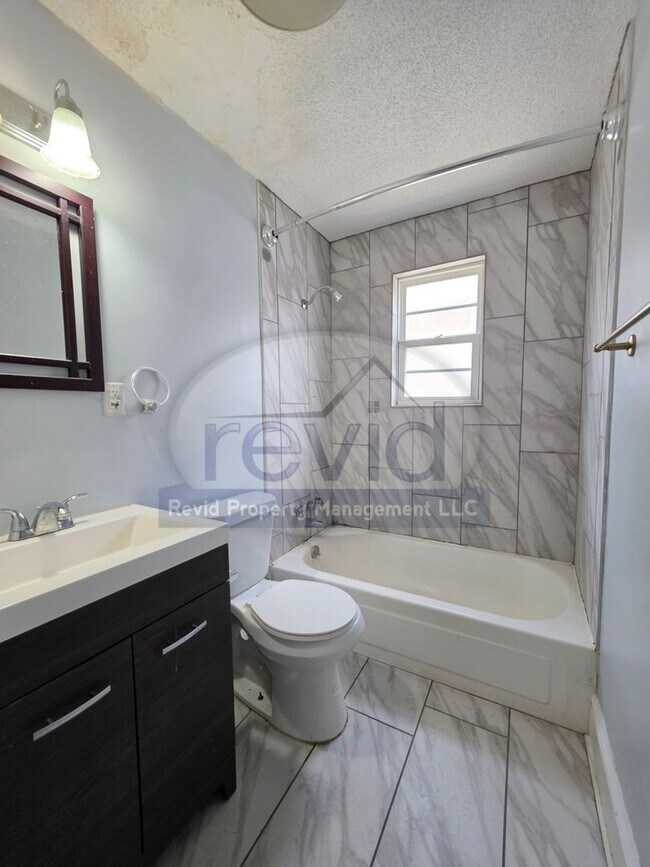 Building Photo - 36 N Auburndale St