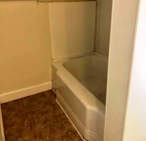 Building Photo - 307 N Clinton St