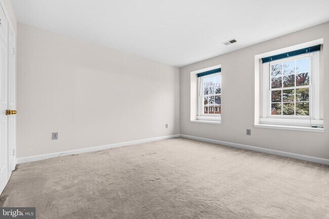 Building Photo - 7520 Royal Dominion Dr