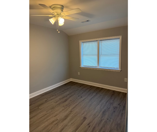 Building Photo - 1271 Limit Ave