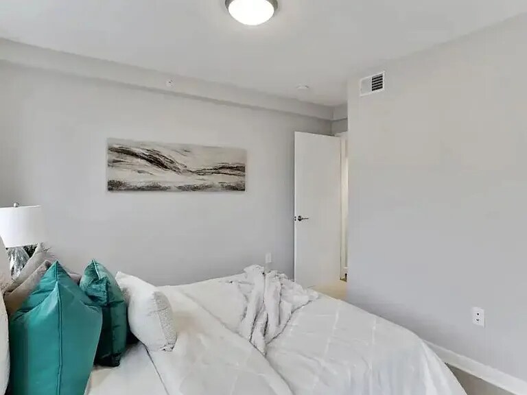 Building Photo - 1710 Gales St NE