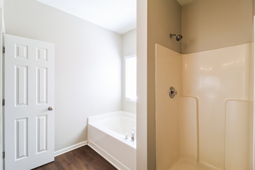 Building Photo - 5040 Pioneer Pkwy