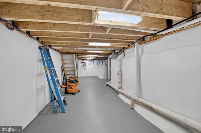 Building Photo - 2447 Turner St