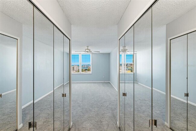 Building Photo - 400 Island Way
