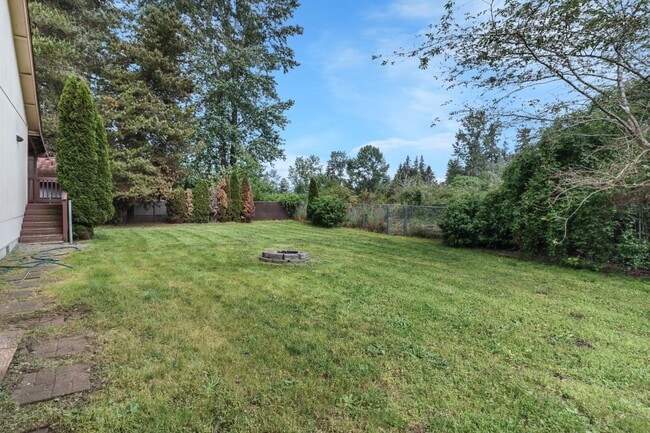 Building Photo - 9048 Pepperidge Ln SE