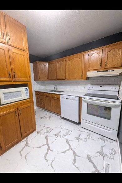 Building Photo - 3925 18th Ave NW