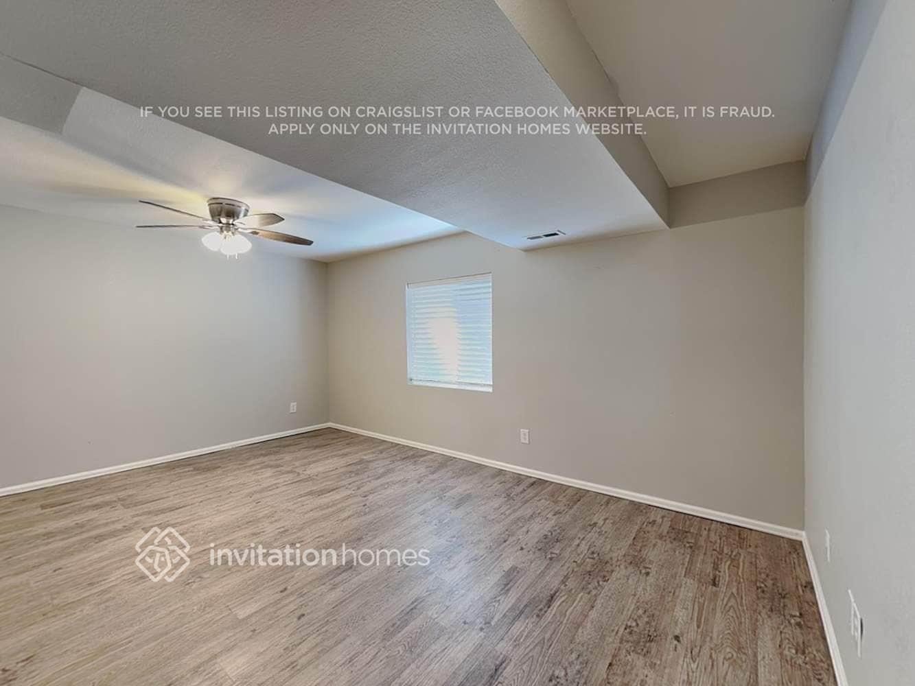 Building Photo - 8151 Meadowcrest Dr